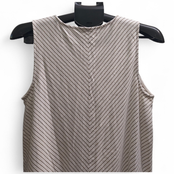 Striped Sleeveless Top - Picture 6 of 8